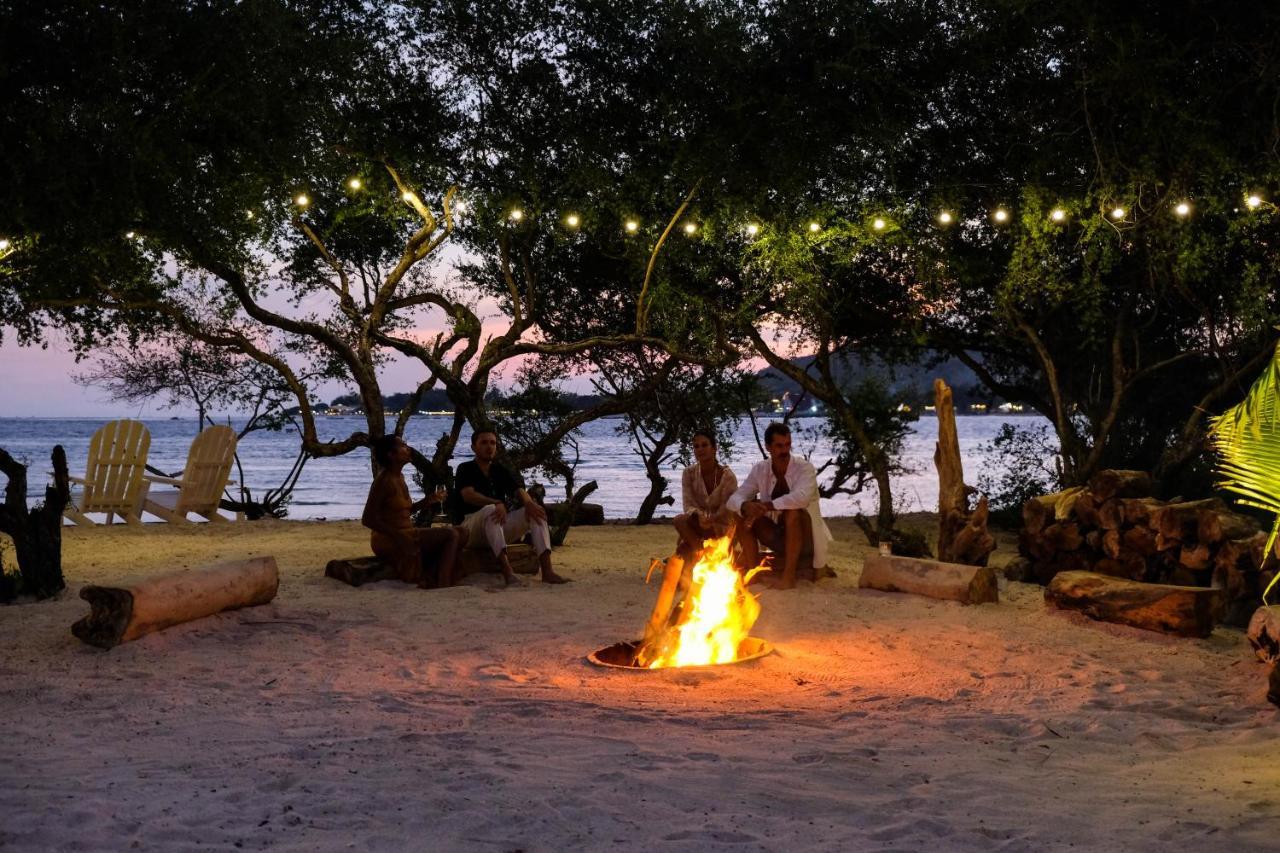 Отель Le Pirate Gili Meno - Adults Only Экстерьер фото
